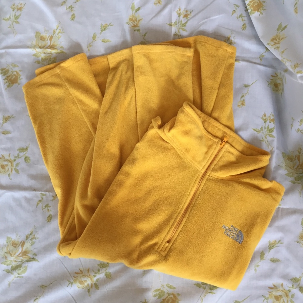 VINTAGE YELLOW NORTH FACE